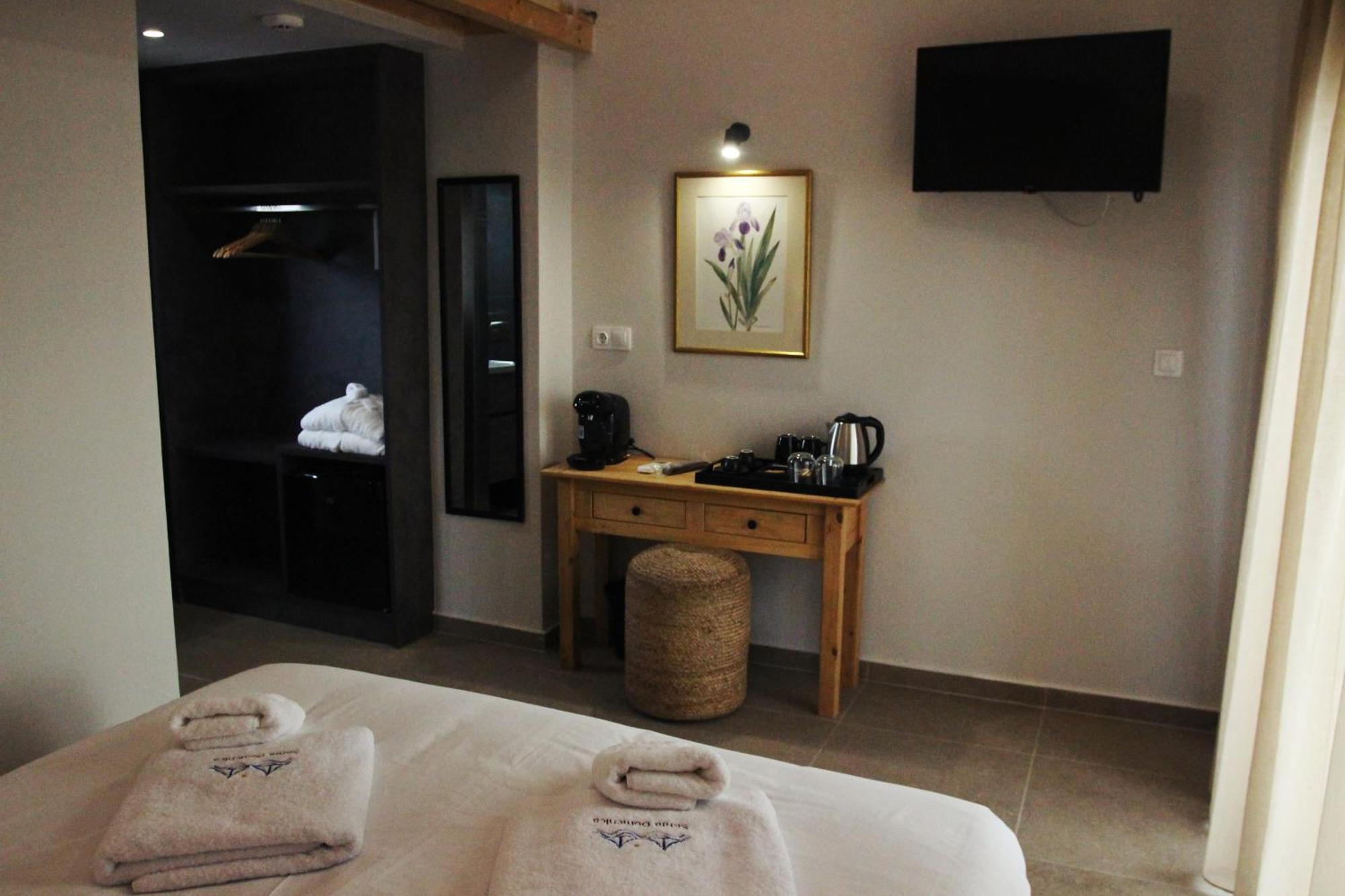 Santa Domenica Nafpaktos - Rooms And Apartments By The Sea Ngoại thất bức ảnh